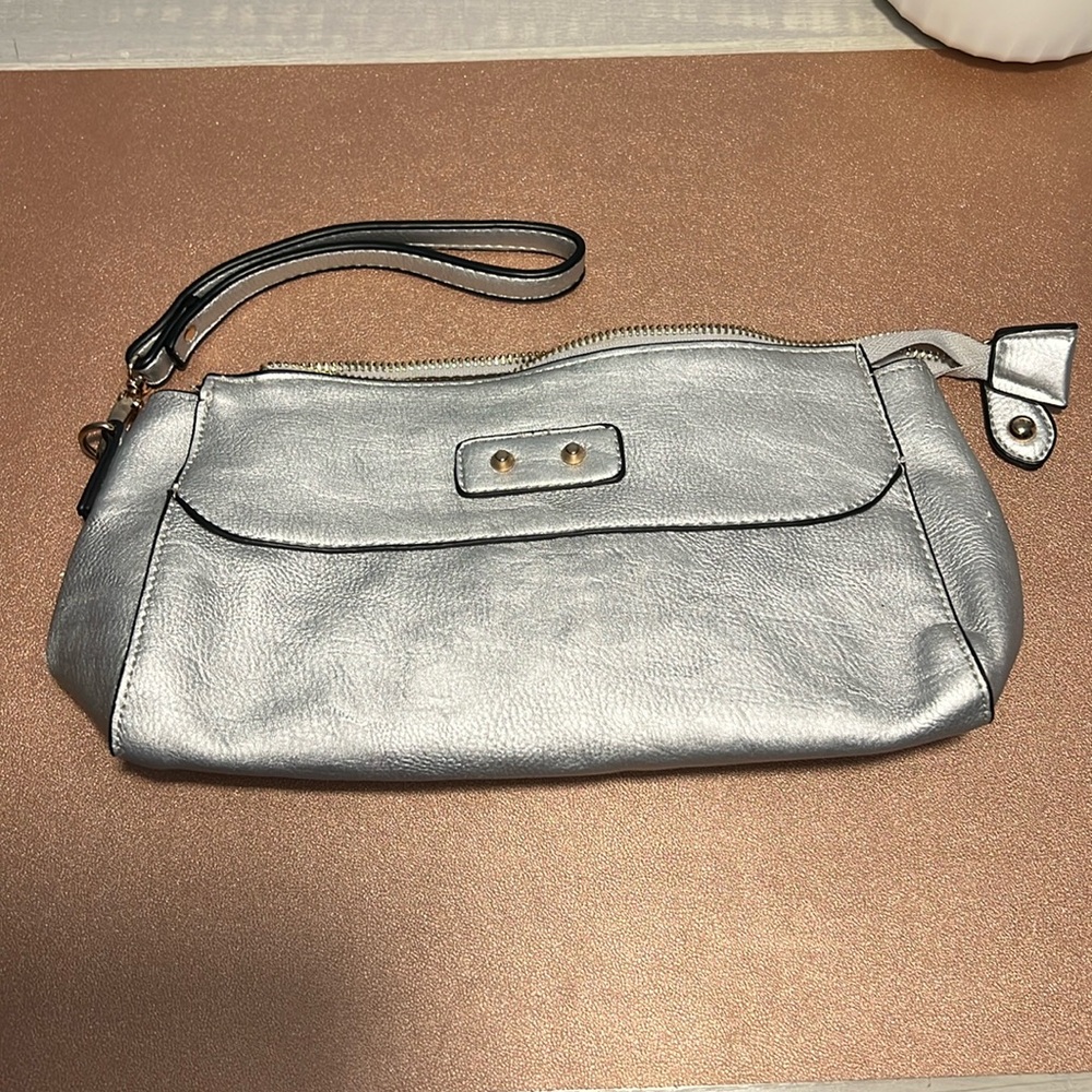 Silver clutch